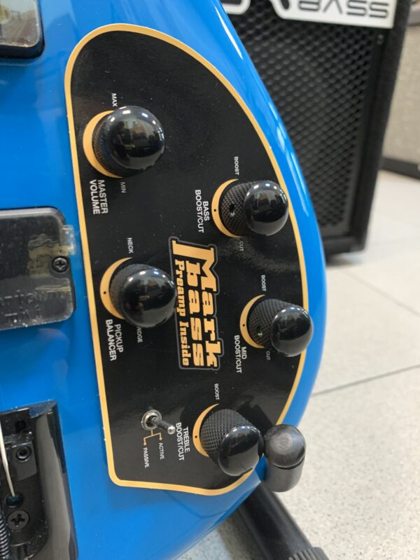 CORT C4 Deluxe Bass - immagine 3